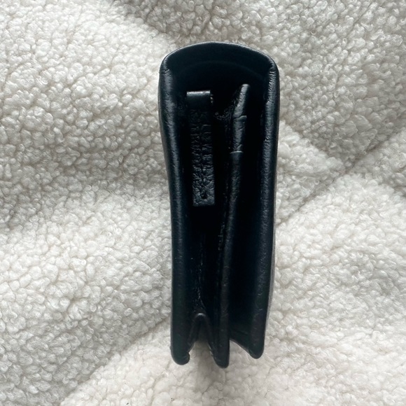 A card case wallet with small Double G metal detail. - Picture 4 of 9